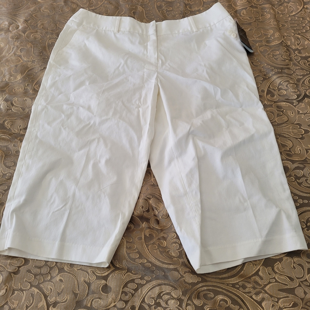 LADIES NEW WITH TAGS CAPRIS
